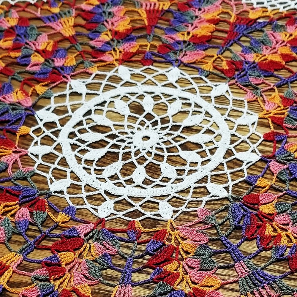 Vintage Style New Hand Crafted Grape & Wheat Pattern 23" Doily - Picture 3 of 3